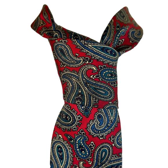 417 by Van Heusen Tie Red Blue Paisley Classic Pointed Red Blue Silk Necktie - Picture 2 of 7